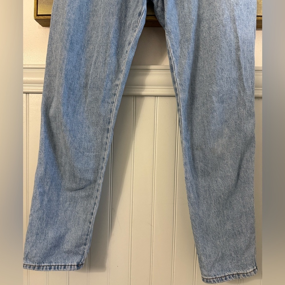BDG Urban Outfitters High Rise Cowboy Cut Mom Jeans Medium Blue Size 27* - Picture 3 of 10